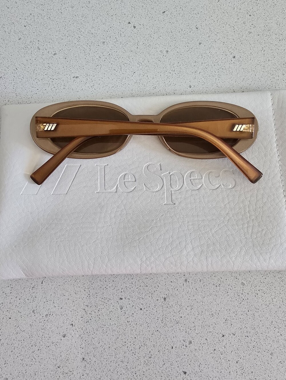 Le Specs Outta Love Brown Oval Women's Sunglasses - Like New - Picture 9 of 9